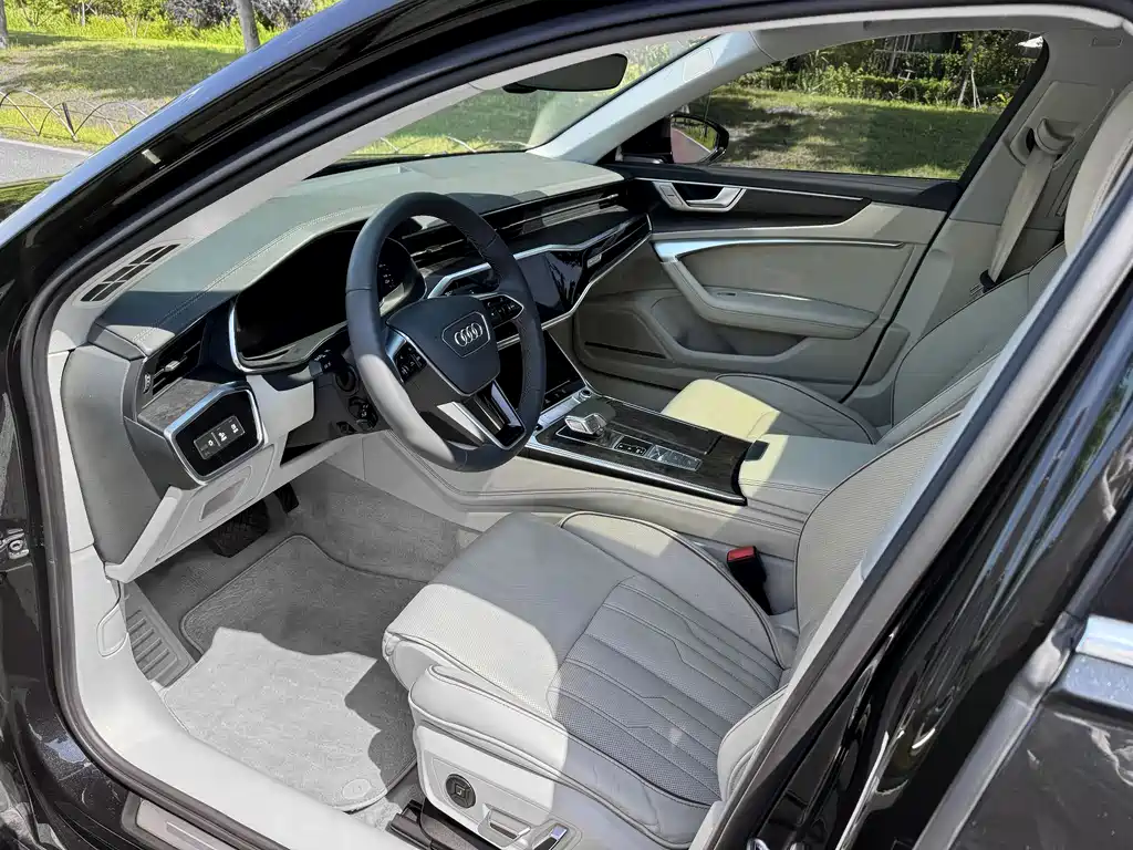 Audi A6L 2022 55 TFSI quattro Flagship Edition