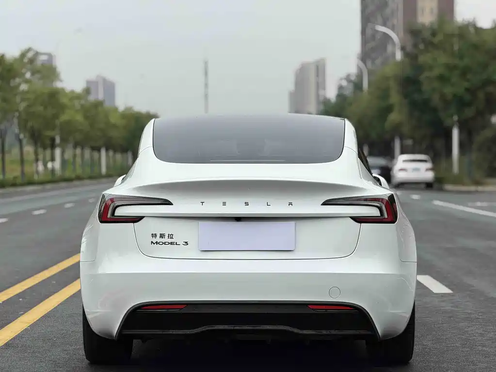 Model 3 Rear-Wheel Drive 2025 Refreshed Edition