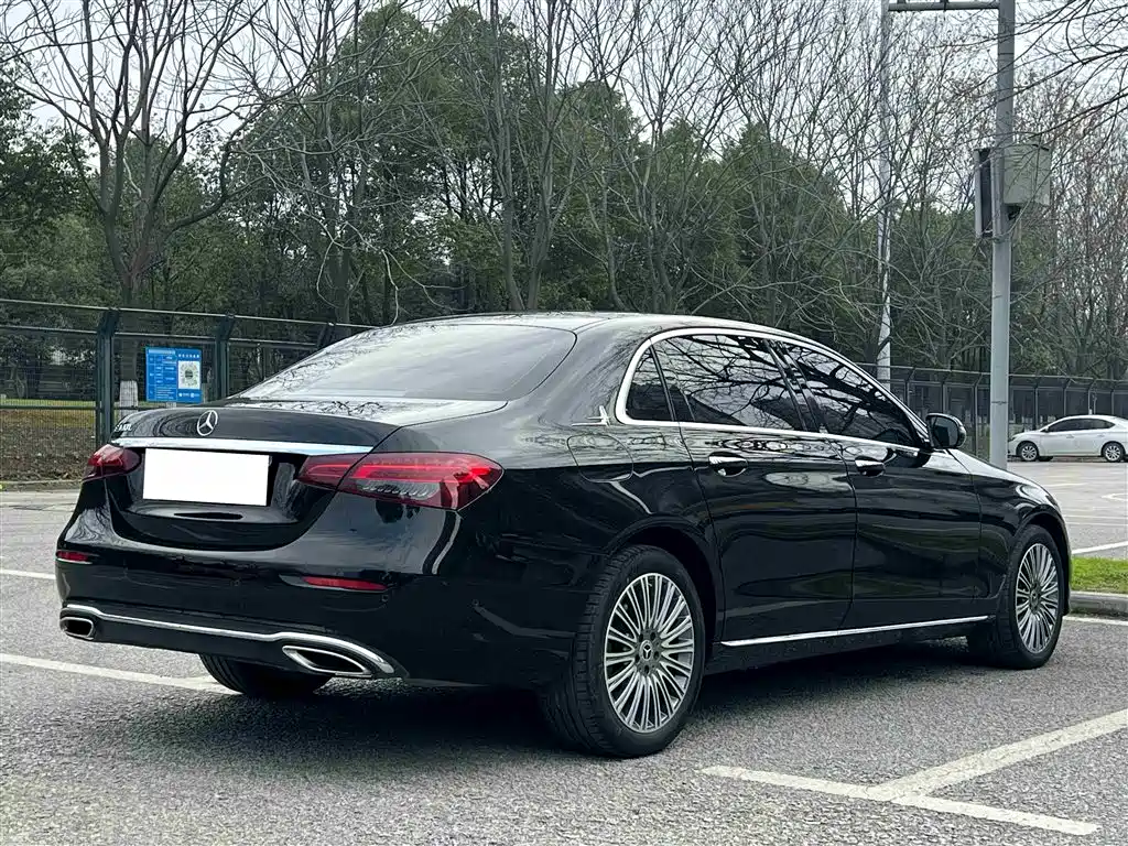 Mercedes-Benz E-Class 2022 E 300 L Fashion Edition