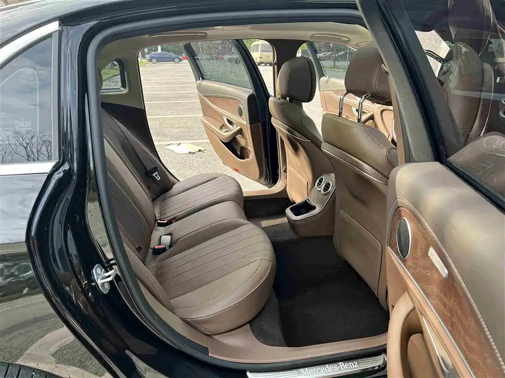 Mercedes-Benz E-Class 2022 E 300 L Fashion Edition