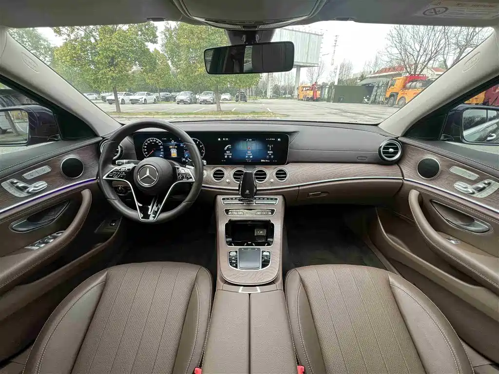 Mercedes-Benz E-Class 2022 E 300 L Fashion Edition
