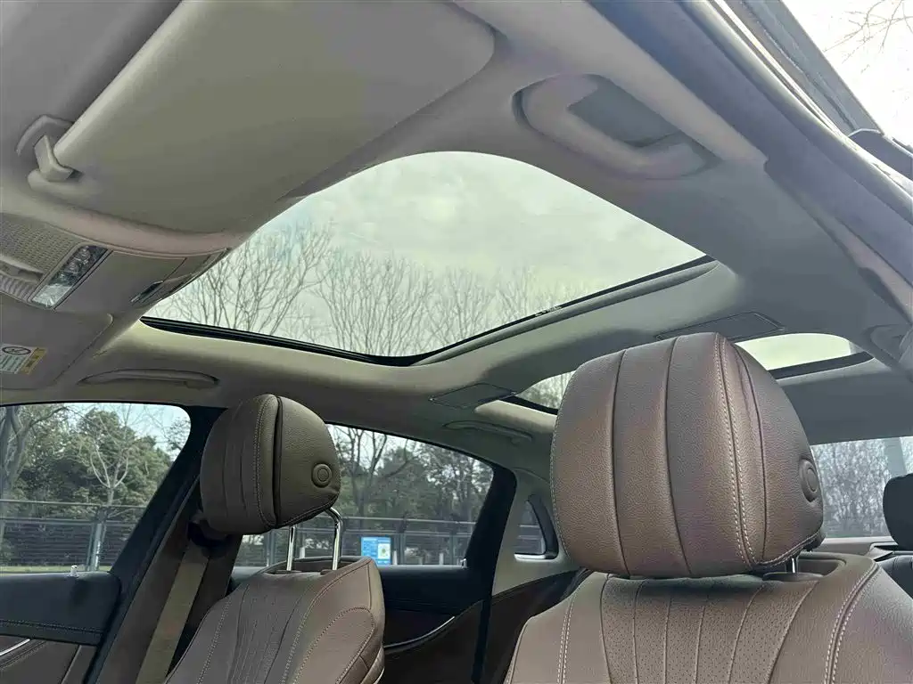 Mercedes-Benz E-Class 2022 E 300 L Fashion Edition