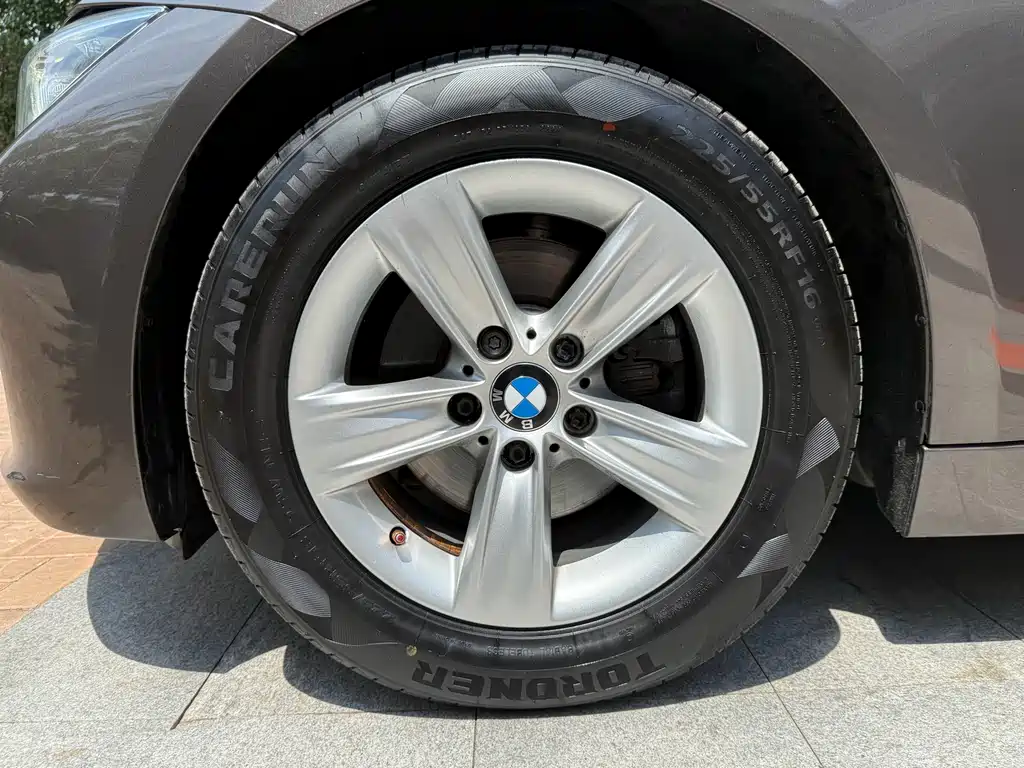 BMW 3 Series 2013 model 320Li manual version