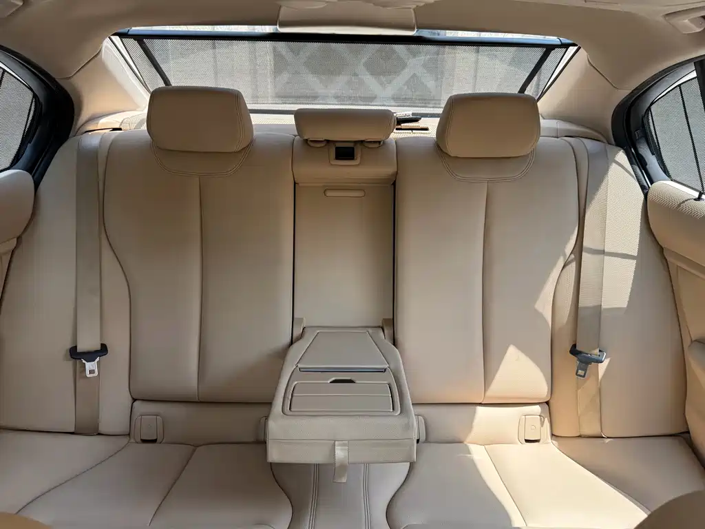 BMW 3 Series 2013 model 320Li manual version