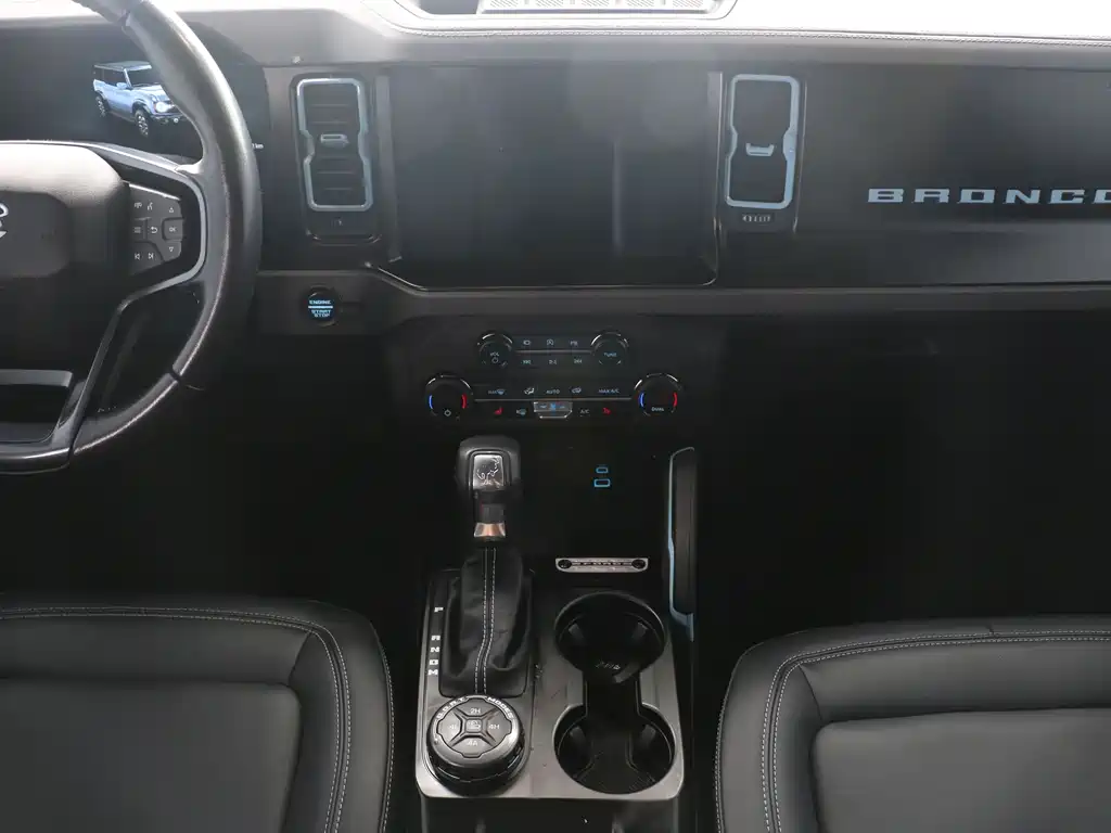 Ford Bronco 2024 2.3T Matte Black Big Foot Off-Road Edition