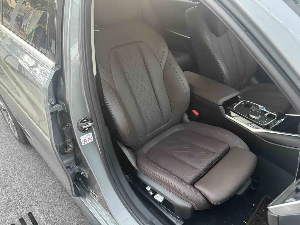 BMW i3 2022 eDrive 35 L