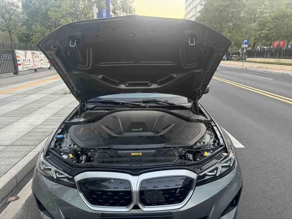 BMW i3 2022 eDrive 35 L