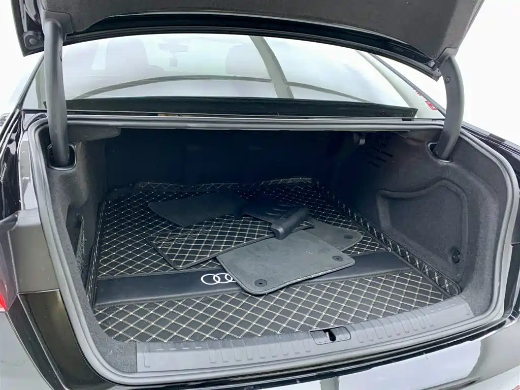 Audi A6L 2024 40 TFSI Luxury Dynamic Edition