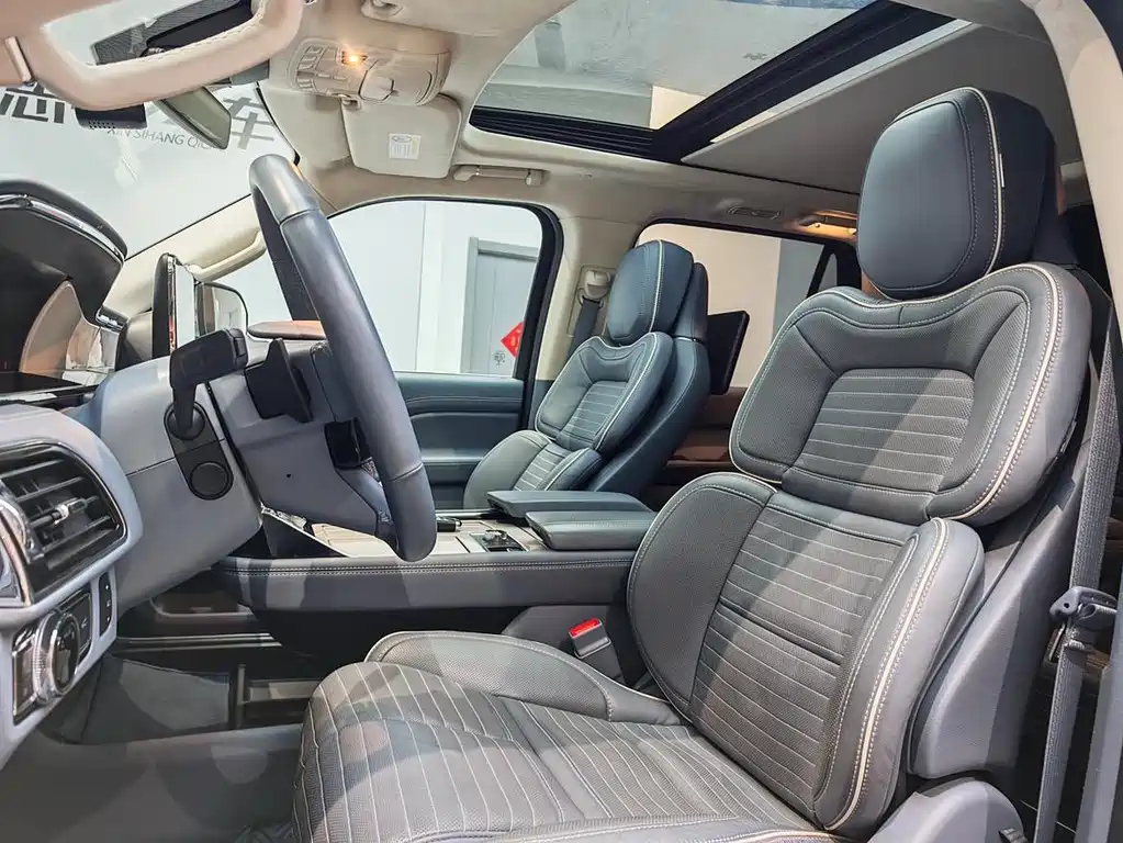 Navigator 2020 3.5T Long Axle Presidential Edition