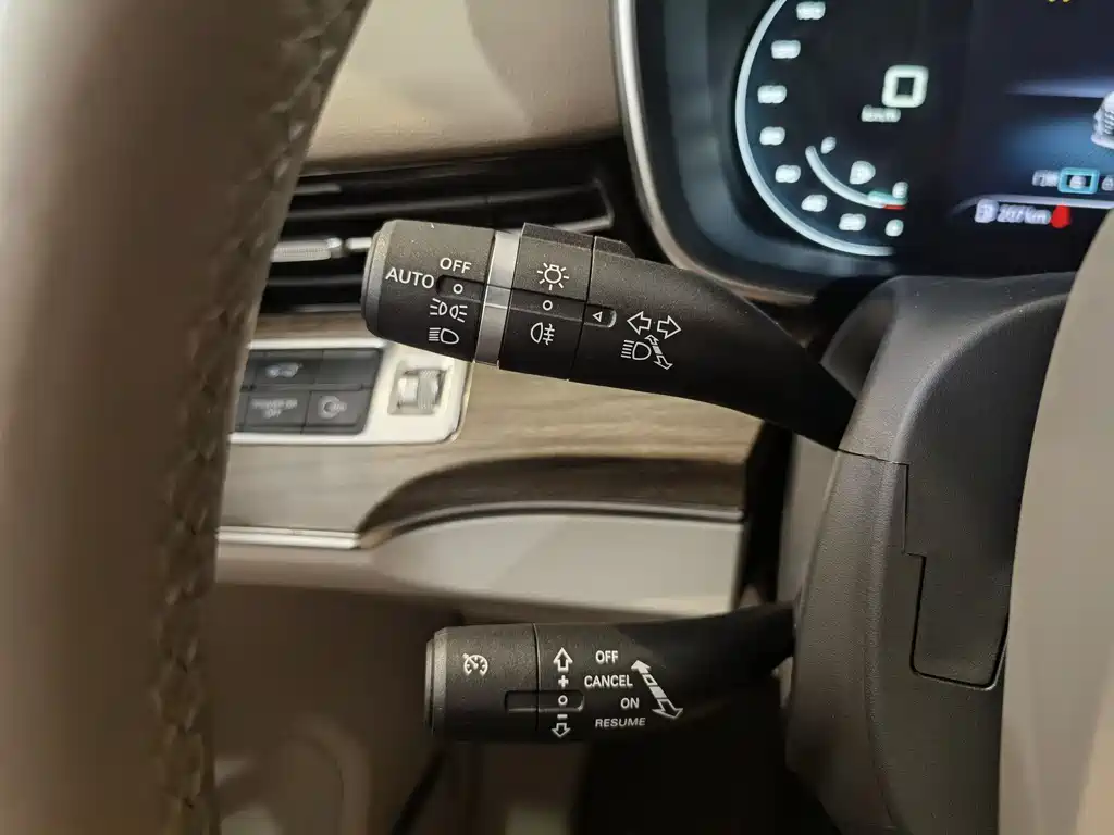 ROEWE iMAX8 2023 400TGI YueXiang Edition