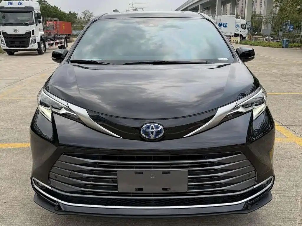 Sienna 2023 2.5L Hybrid Luxury Edition