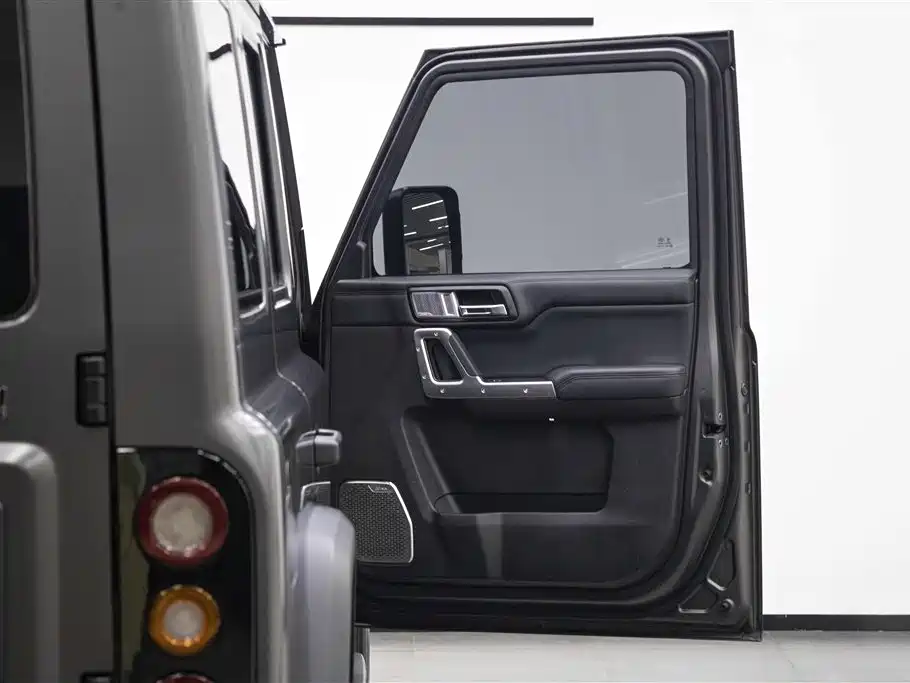 212 T01 2024 Model Explorer