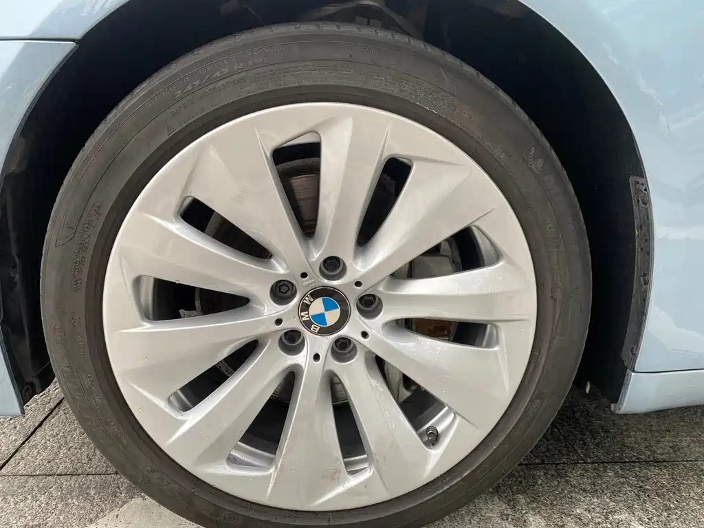 BMW 7 Series 2013 model 740Li Hybrid Edition