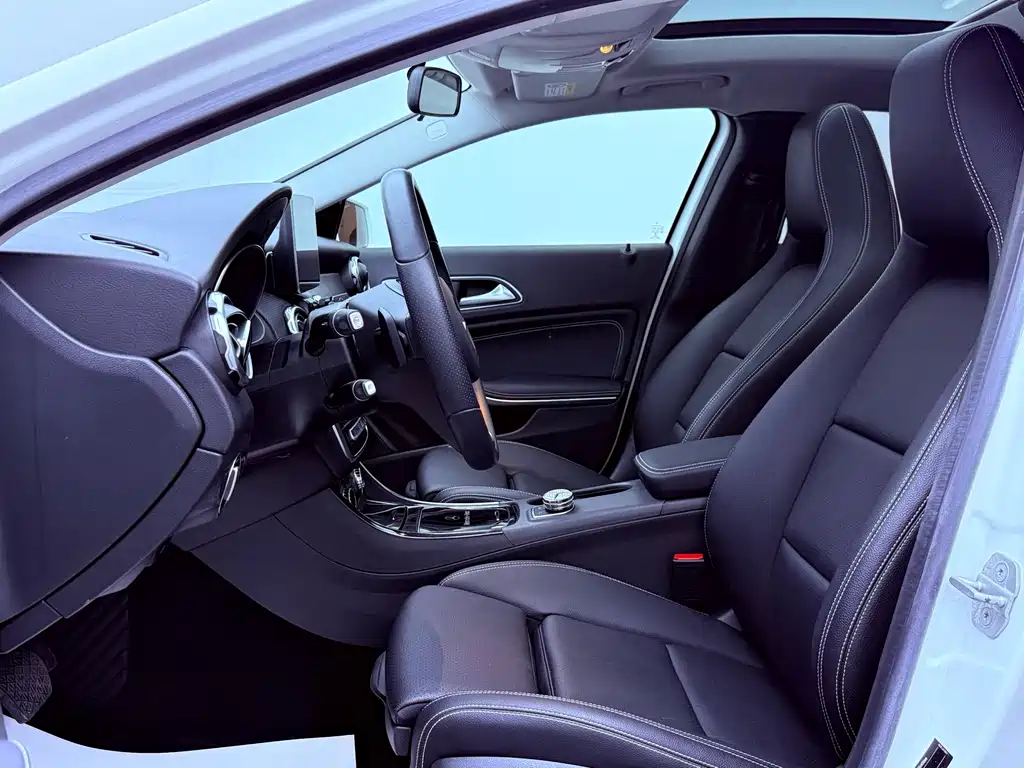 Mercedes-Benz GLA 2018 GLA 200 Sport Line