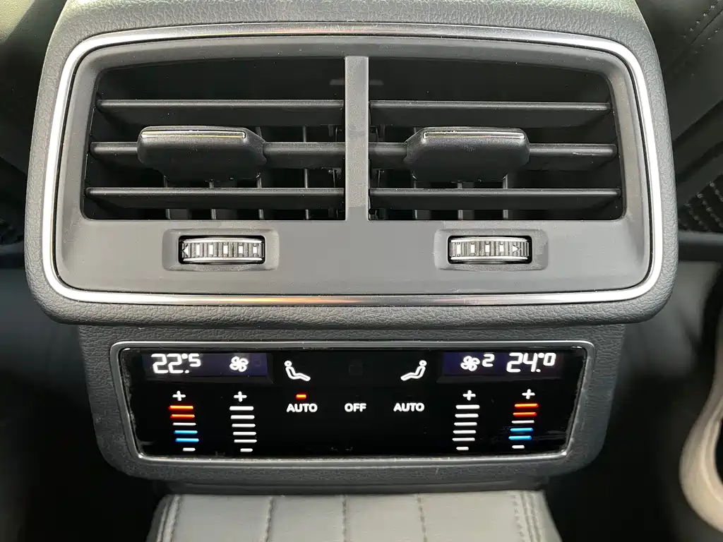 Audi A7 2023 55 TFSI quattro Premium trim