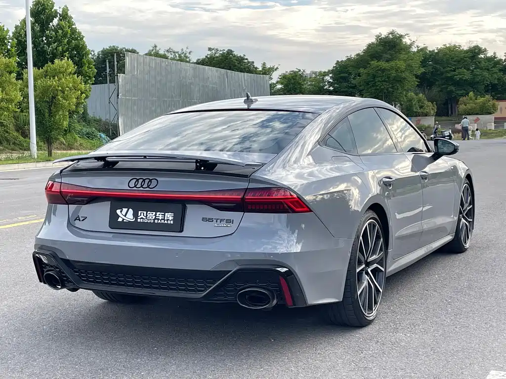 Audi A7 2023 55 TFSI quattro Premium trim