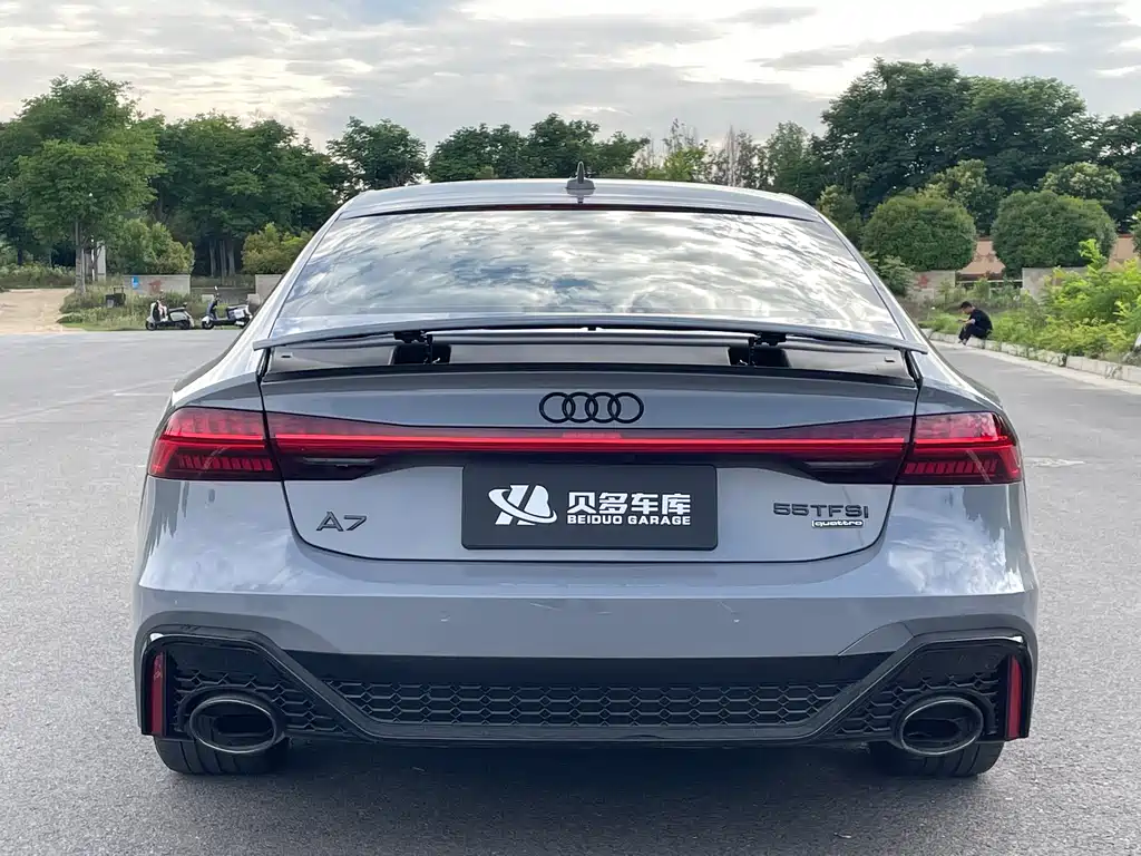 Audi A7 2023 55 TFSI quattro Premium trim