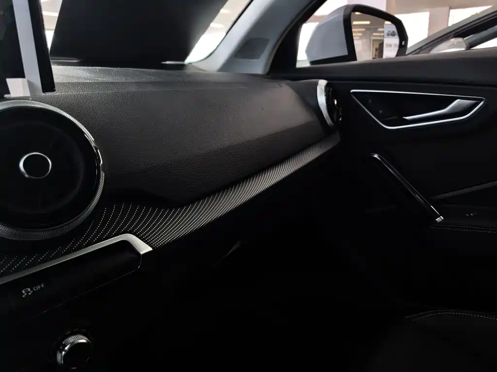 Audi Q2L 2025 35TFSI Progressive Dynamic Edition