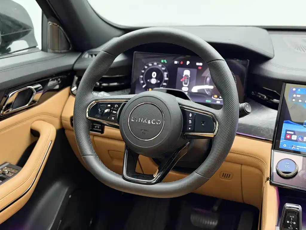 Lynk & Co 09 EM-P 2021 2.0T PHEV Ultra 6-seat
