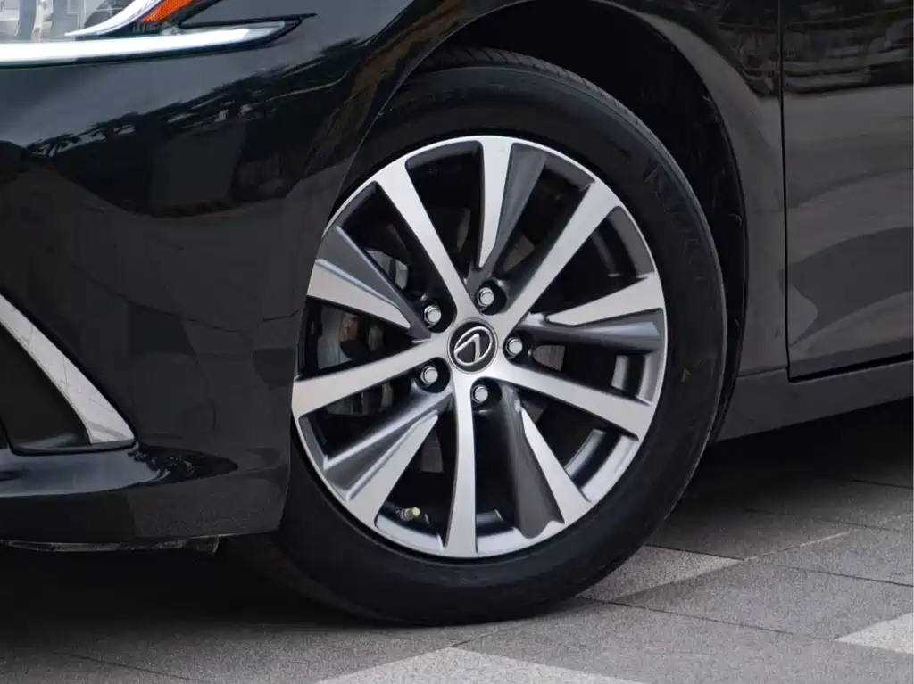 Lexus ES 2020 300h Excellence Edition National V