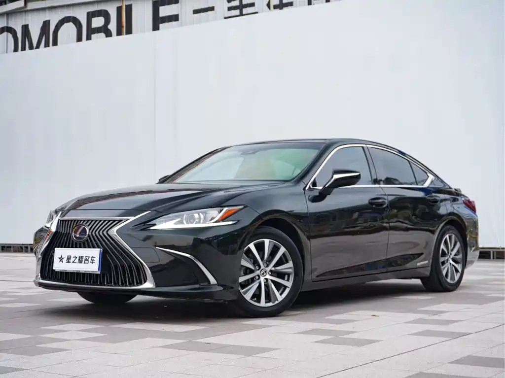 Lexus ES 2020 300h Excellence Edition National V