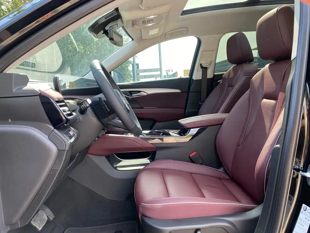 2025 All New Enclave Plus 28T Two-Wheel Drive Platinum Edition