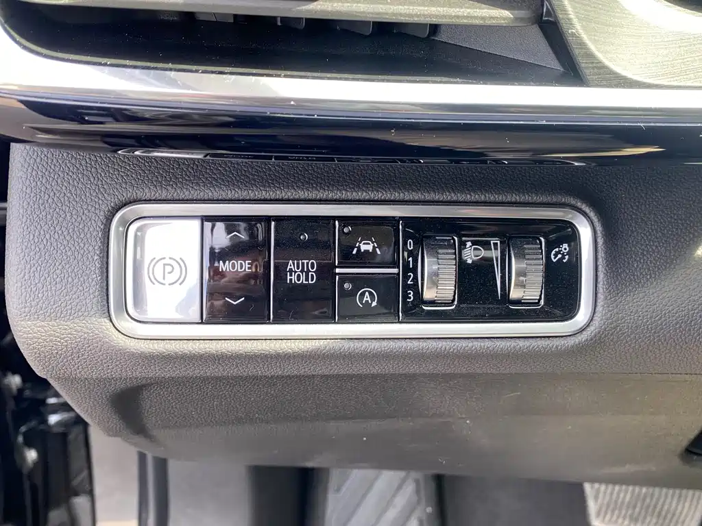 2025 All New Enclave Plus 28T Two-Wheel Drive Platinum Edition