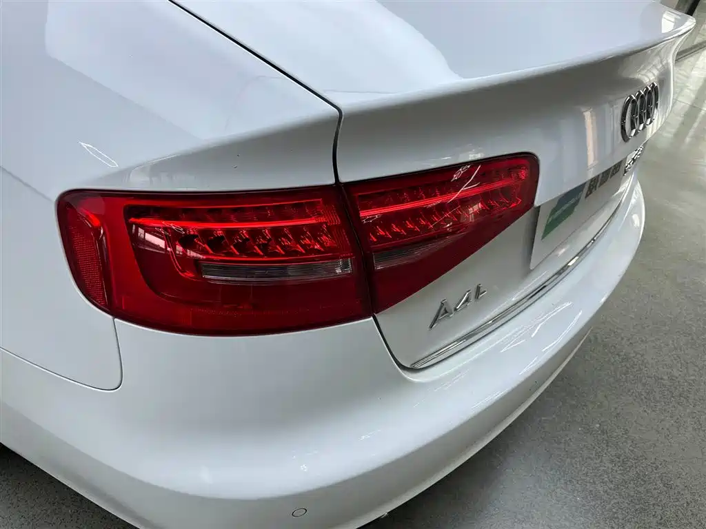 Audi A4L 2016 model 35 TFSI automatic standard edition