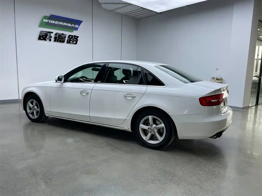 Audi A4L 2016 model 35 TFSI automatic standard edition
