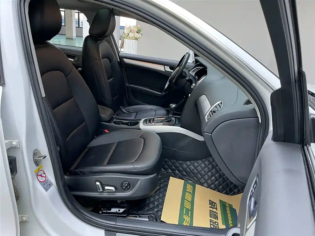 Audi A4L 2016 model 35 TFSI automatic standard edition