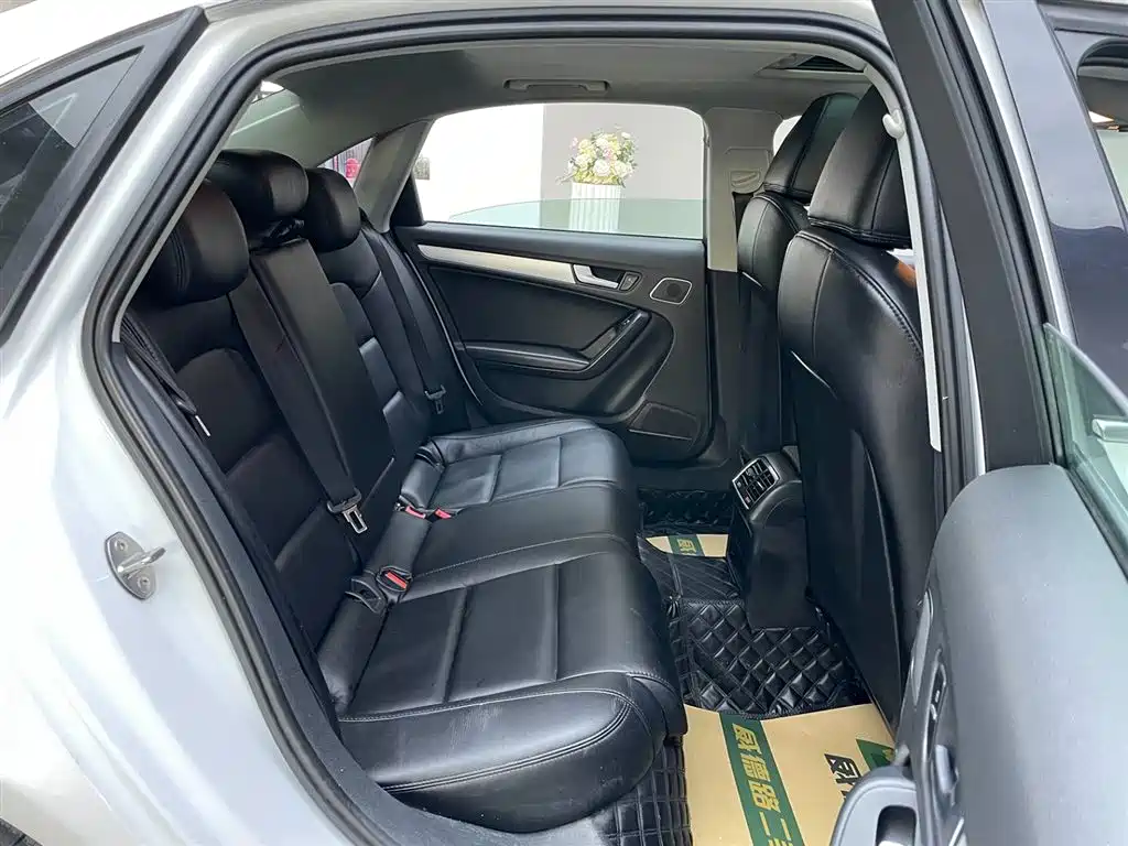 Audi A4L 2016 model 35 TFSI automatic standard edition