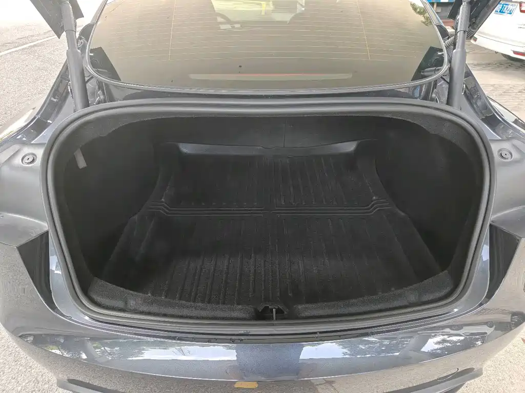 Model 3 Rear-Wheel Drive 2023