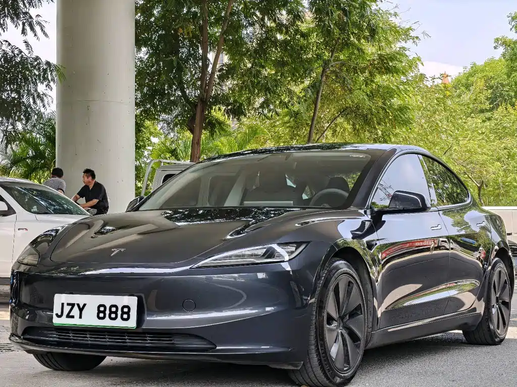 Model 3 Rear-Wheel Drive 2023