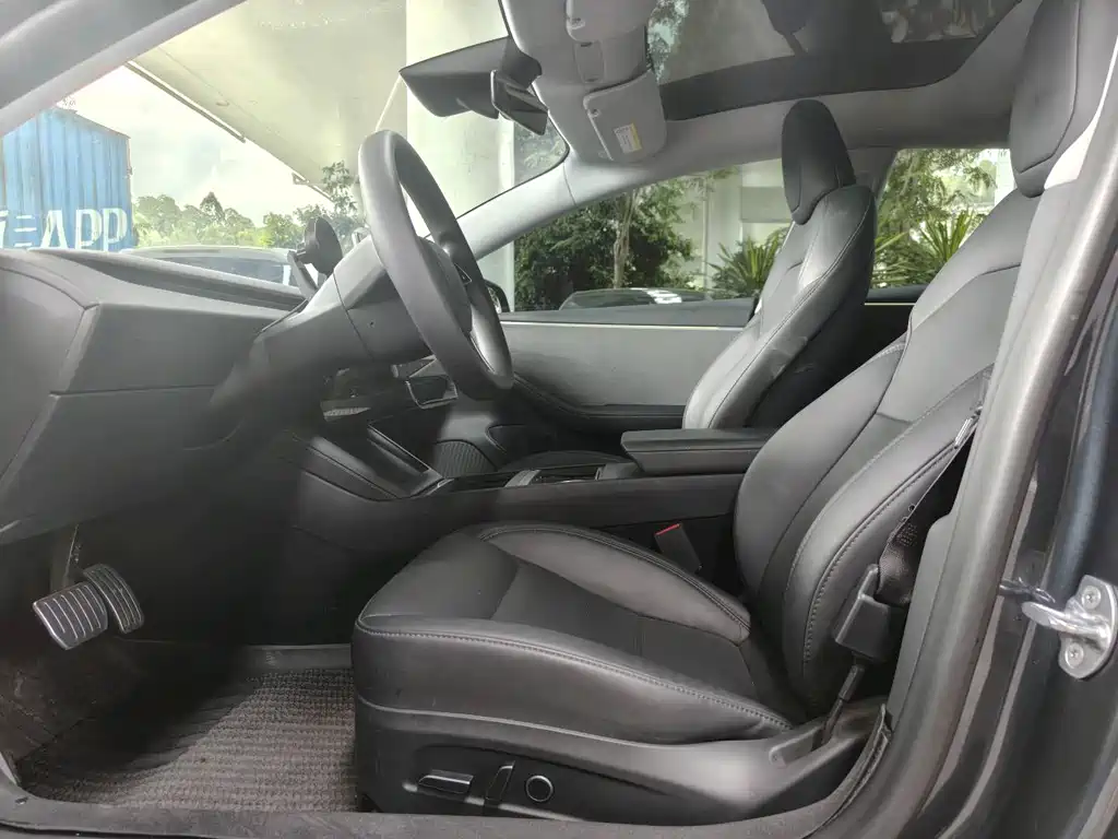 Model 3 Rear-Wheel Drive 2023