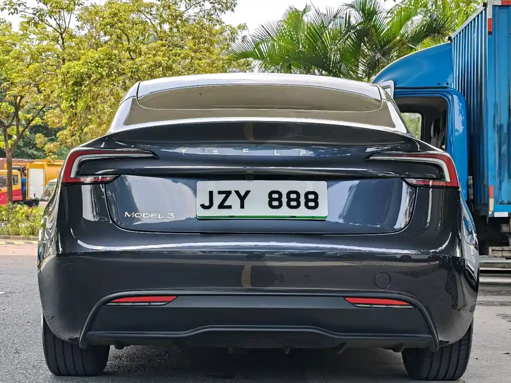 Model 3 Rear-Wheel Drive 2023