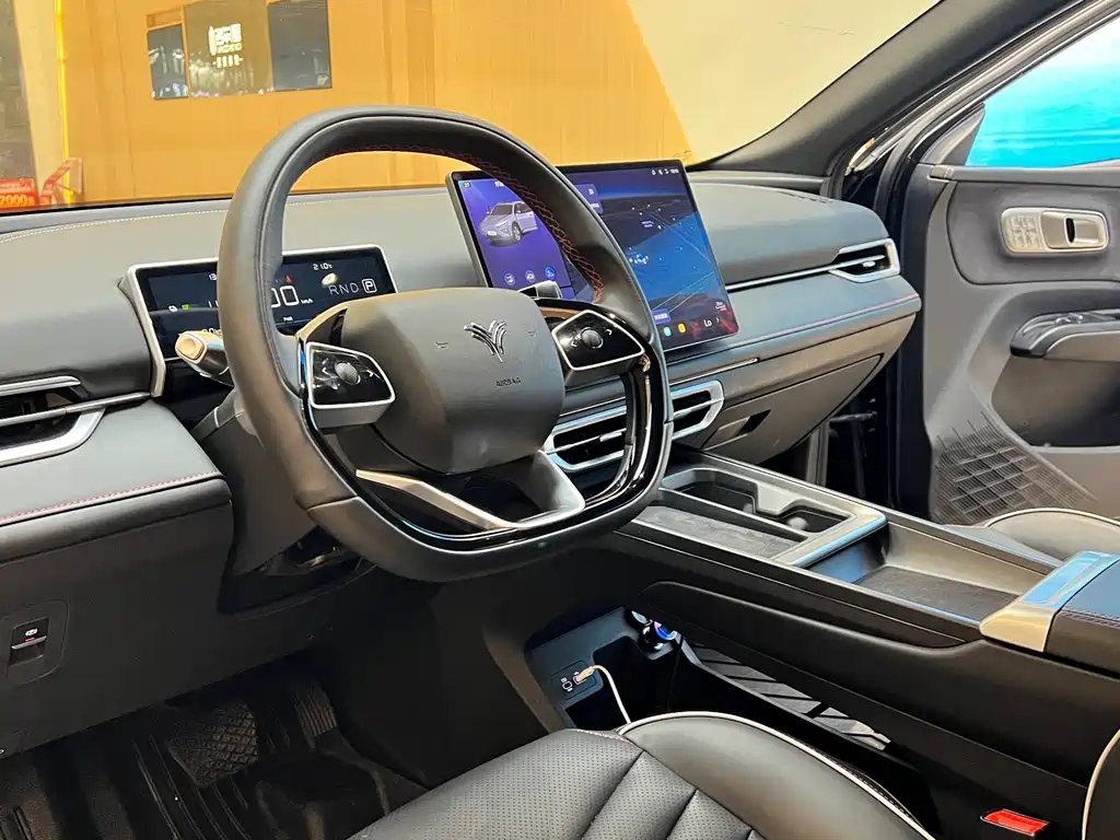 NIO X 2024 Edition 400 Prestige Version