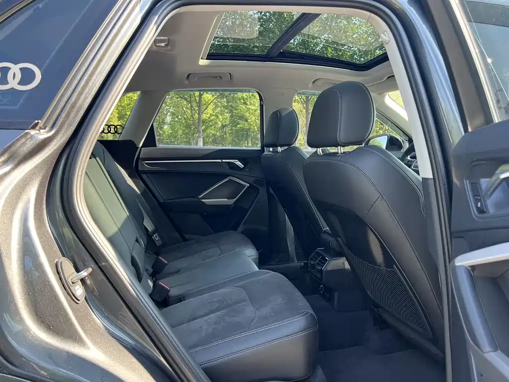 Audi Q3 2023 35 TFSI Sportline (1.4T)