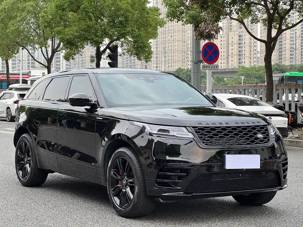 Range Rover Velar 2023 250PS Matte Black Edition