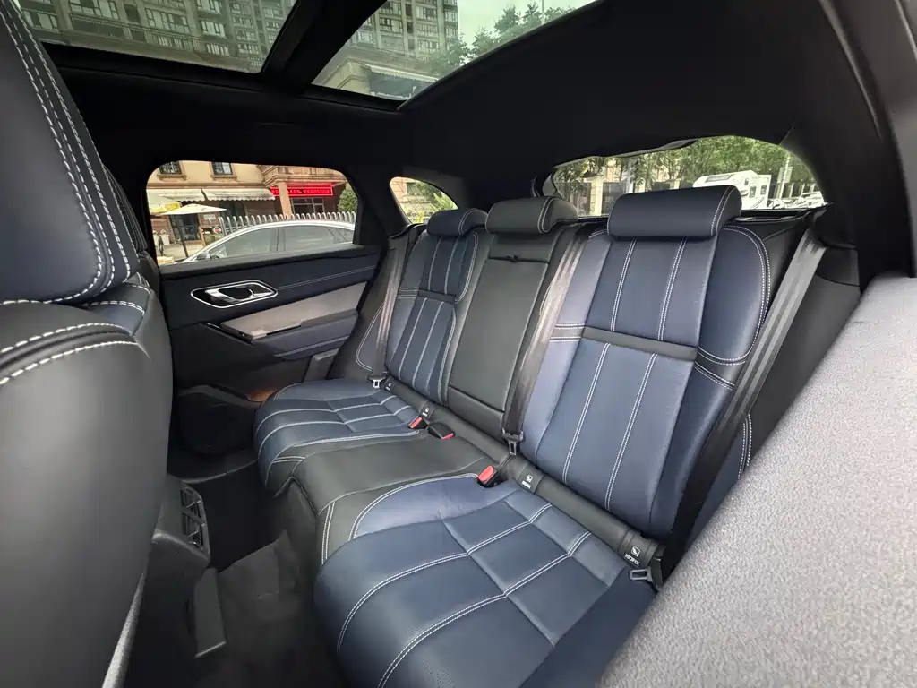 Range Rover Velar 2023 250PS Matte Black Edition