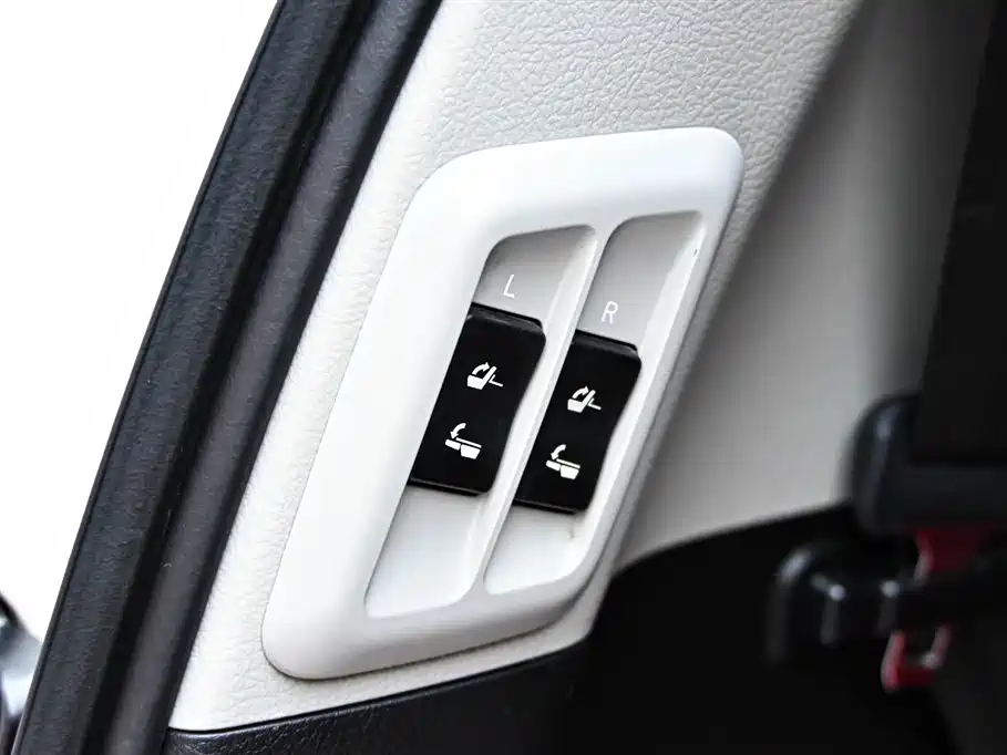 Prado 2019 3.5L Automatic TX-L Prestige Edition Rear Spare Tire