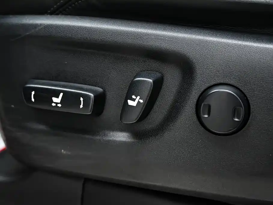 Prado 2019 3.5L Automatic TX-L Prestige Edition Rear Spare Tire