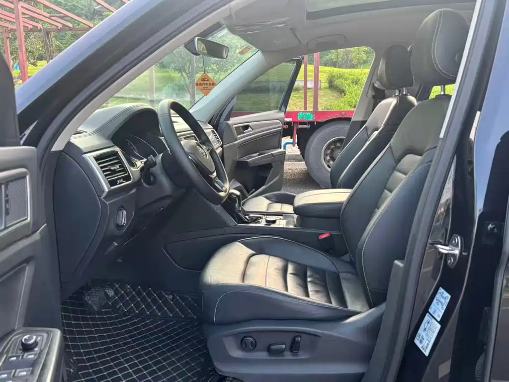 Tongyi 2019 Model 530 V6 4x4 Luxury Edition National VI