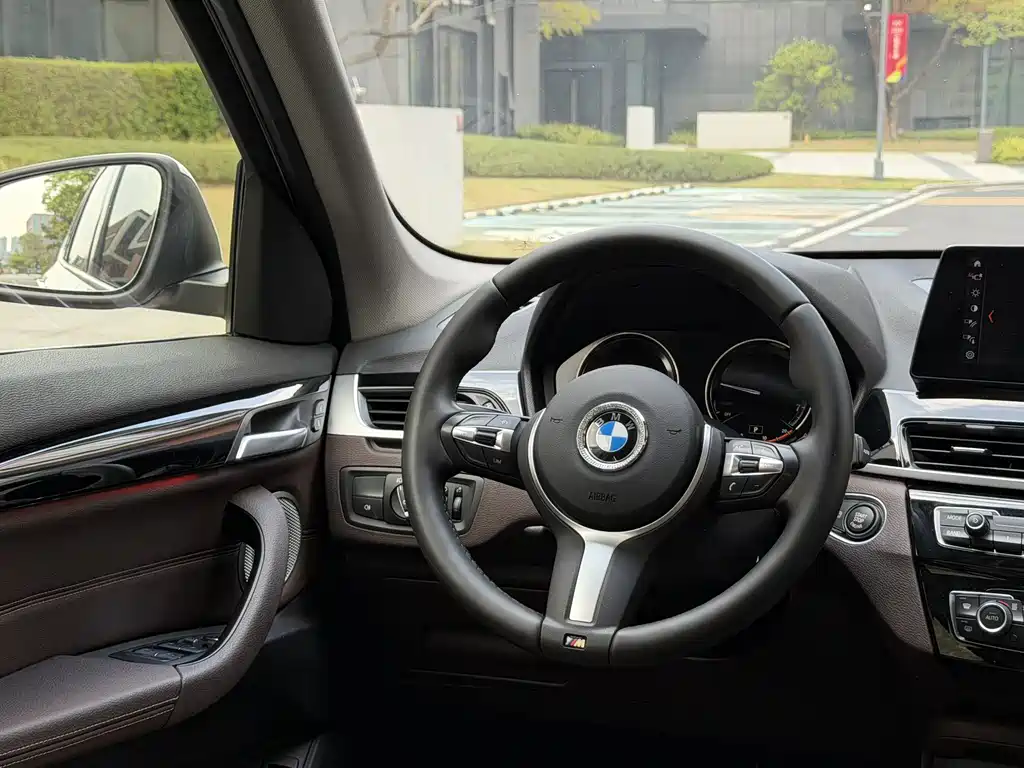 BMW X1 2022 sDrive25Li Leading Edition