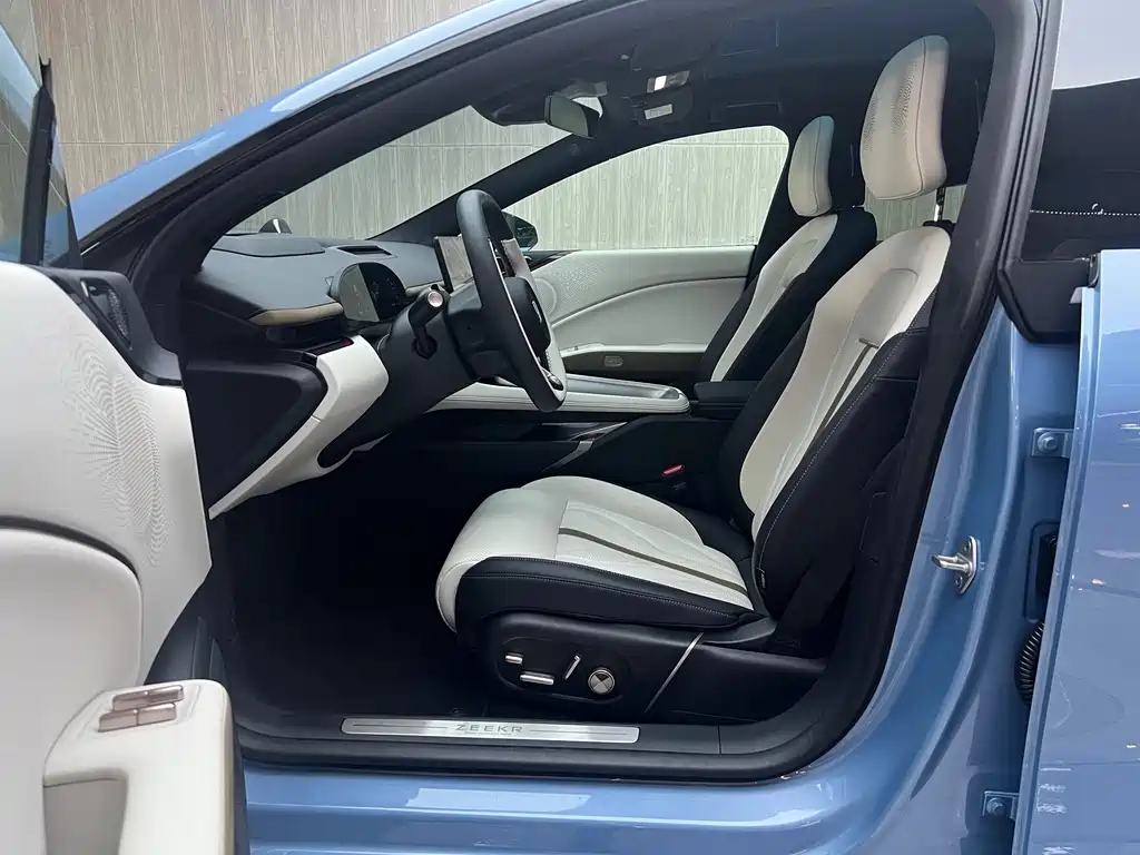Jizhe 007 GT 2025 Edition Four-Wheel Drive Intelligent Driving Version 75kWh