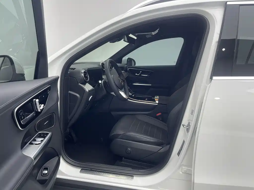 Mercedes-Benz GLC 2024 GLC 260 L 4MATIC Dynamic Edition 5-door