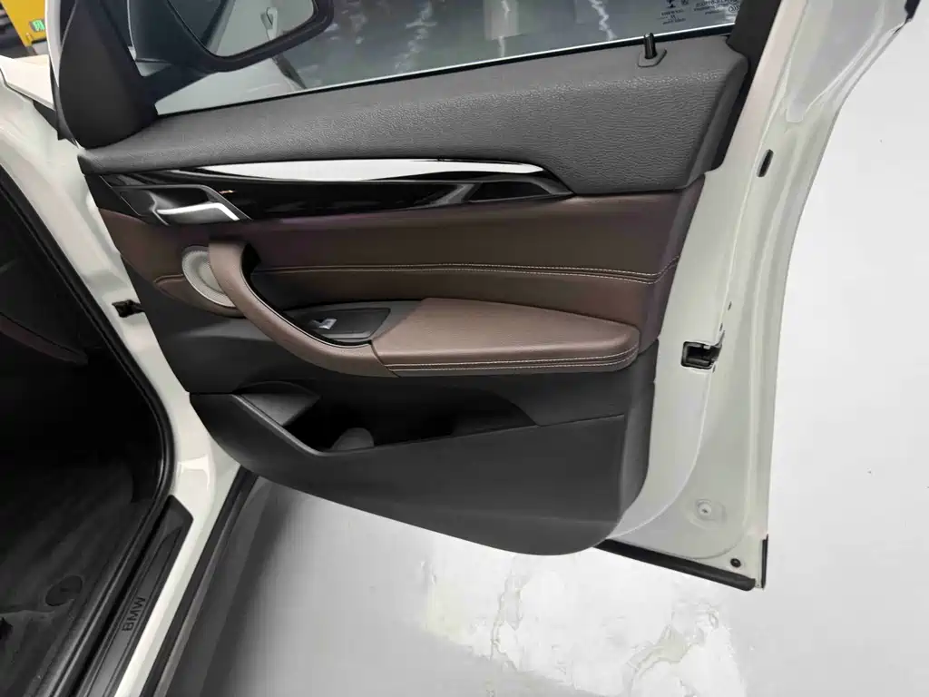 BMW X1 2022 sDrive25Li Leading Edition