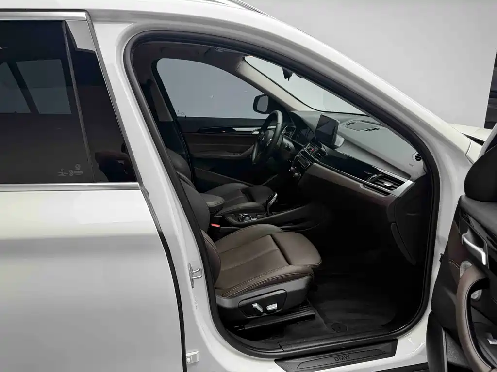 BMW X1 2022 sDrive25Li Leading Edition