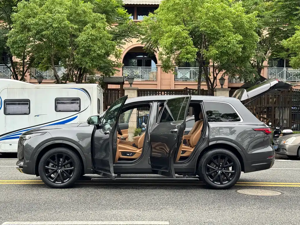 Lemon ONE 2021 Model, Extended Range 6-Seater Edition