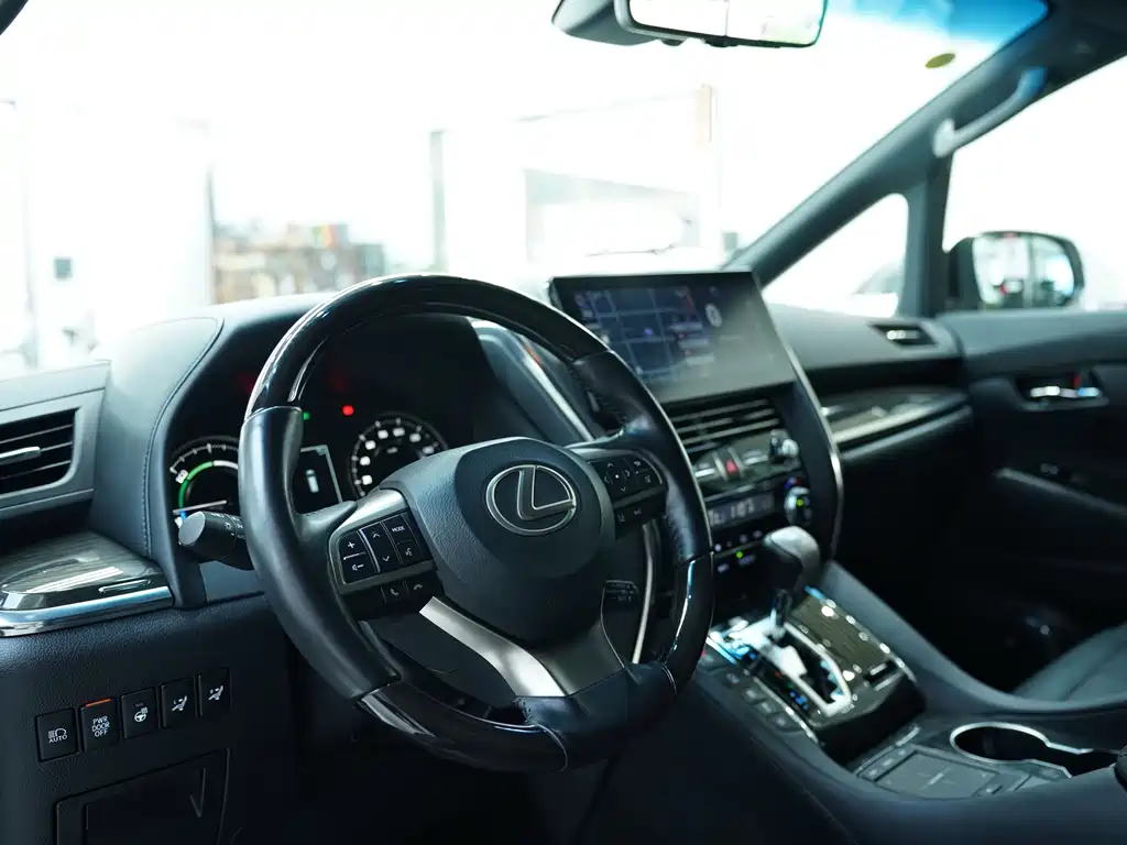 Lexus LM 2020 300h 7-seat Junya Edition