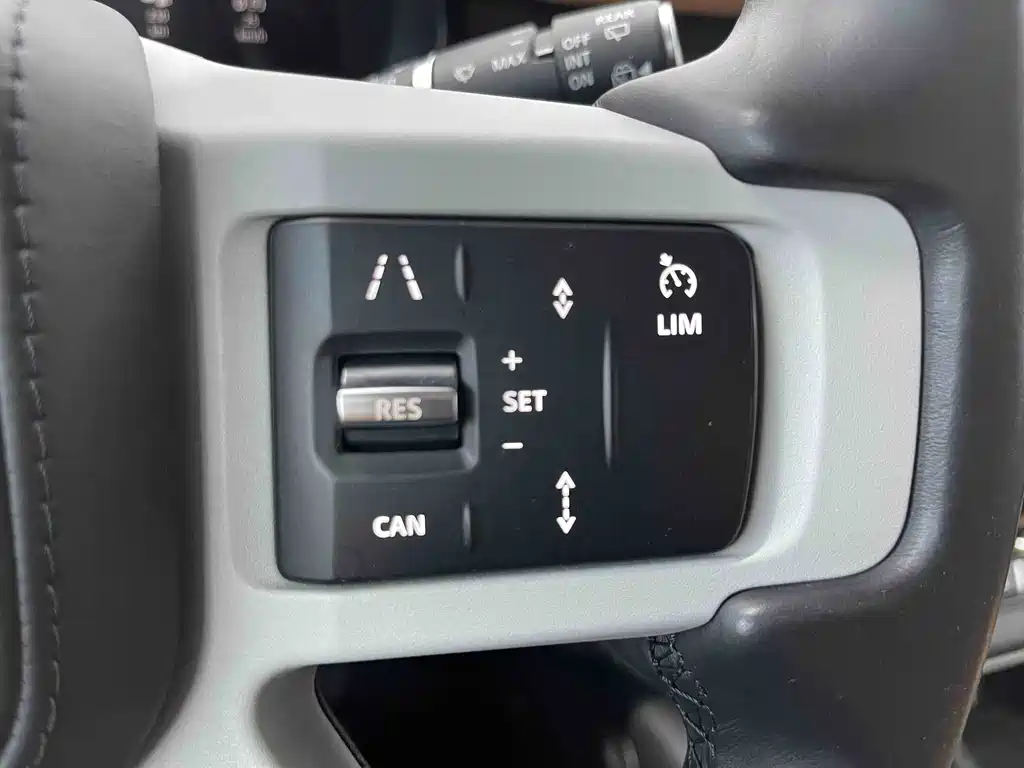 Land Rover Defender 2024 110 3.0T P400 Dark Special Edition